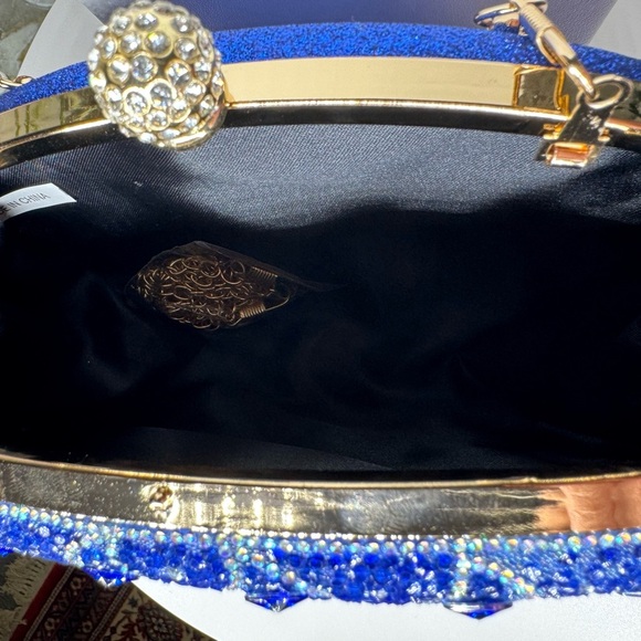 SHADES OF ROYAL BLUE CRYSTALS & PEACOCK CLUTCH BAG - Picture 8 of 10